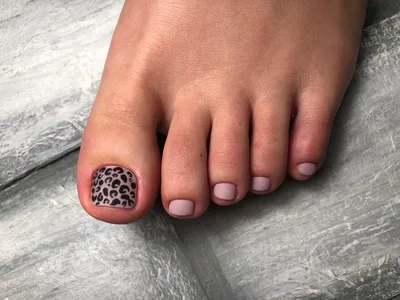 1.256 curtidas, 0 comentários - Педикюр/идеи педикюра/pedicure  (@pedicurchik) no Instagram: “⏩ @ske… | Simple toe nails, Pedicure designs  toenails, Summer toe nails