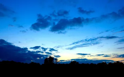 Вечернее Небо, Закат Небо, Великолепное Небо, Облачное Небо, Красивые  Облака, Прекрасное Небо, Пасмурное Небо, Естественный Рассвет Фотография,  картинки, изображения и сток-фотография без роялти. Image 84413771