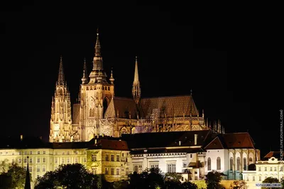 Вечерняя Прага, огни ночного города…» — создано в Шедевруме
