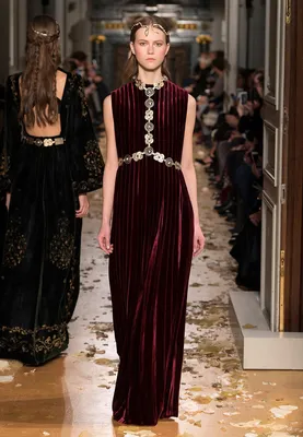 Черное платье VALENTINO RED женское по цене 57330 рублей купить в Москве  (арт.TR0VA12B 51F) - ElytS.ru