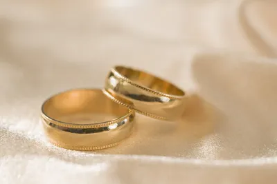 Венчальные кольца точки
