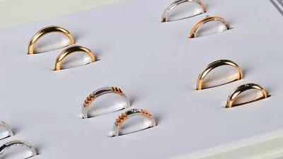 Цікавеньке: Обручальные и венчальные кольца из эмали