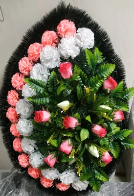 Купить венок ритуальный «Эксклюзив» 90 см из искусственных цветов.