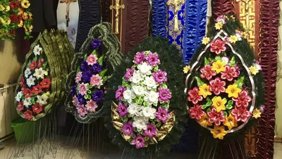 Венки ритуальные в СПб - купить искусственные траурные венки дешево: низкие  цены, доставка