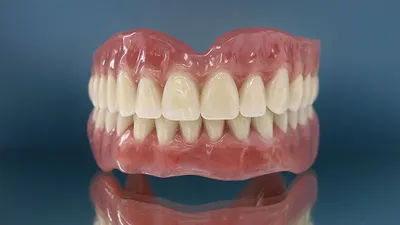Силиконовые зубные протезы в СПб