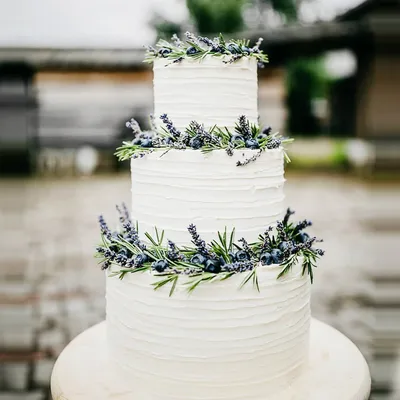 Белый двухъярусный торт на свадьбу на заказ Киев