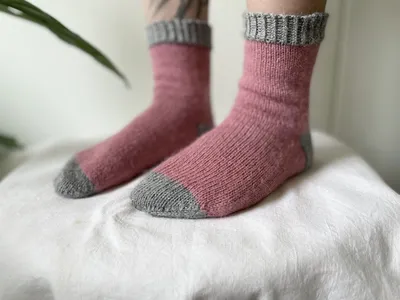 Простые носки на 2 спицах - мастер класс для начинающих! | Простые носки на  2 спицах - мастер класс для начинающих! | By Miarti - Вязание крючком и  спицами | Facebook