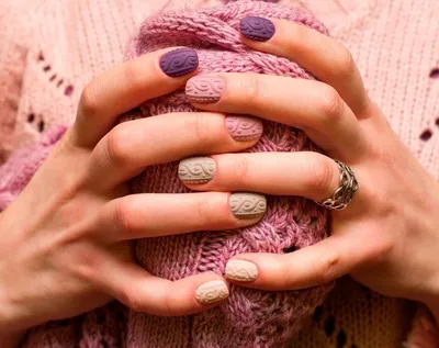 Наращивание ногтей в стиле вязаный свитер 😍 Интересный и оригинальный  тренд холодных сезонов - это вязаный маникюр. Вязка на ногтях… | Instagram