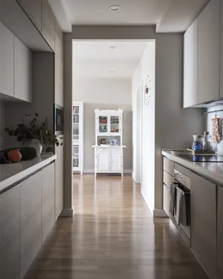 Без дверей: 30 вариантов дверных проемов для квартиры | Дизайн фойе,  Интерьер, Облицовка стен