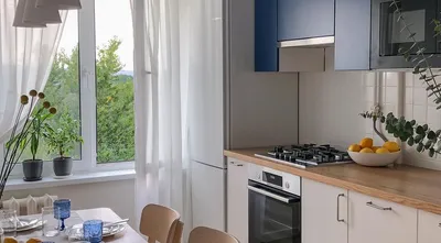 Кухня при входе в квартиру или комнату: 9 примеров где проходная кухня  рядом с коридором | Houzz Россия