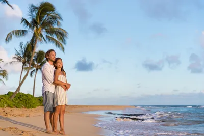 Фотографии Мужчины Влюбленные пары Улыбка Пляж вдвоем 4500x3000
