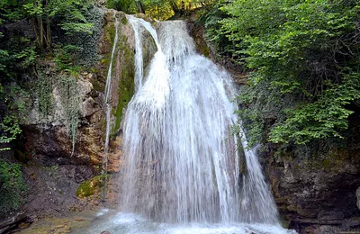 Экскурсия на Арпатские водопады • Экскурсии по Крыму на комфортабельном  автобусе
