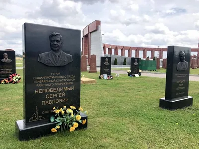 Памятники Брянска: водителям, освободителям, летчикам, военным....