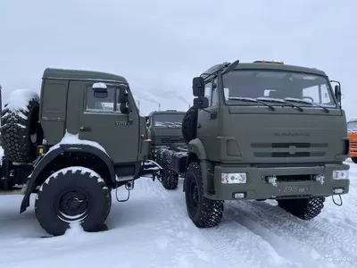 Масштабная модель КАМАЗ-65225 седельный тягач военный (высокое седло +  лебедка) - хаки 1:43