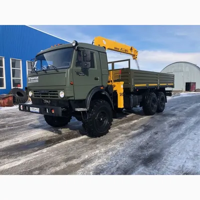 Военный КамАЗ «протаранил» на Окружной BMW (фото)