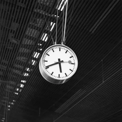 Часы вокзальные настенного крепления 2342 купить по цене 11800 рублей |  santishop.ru