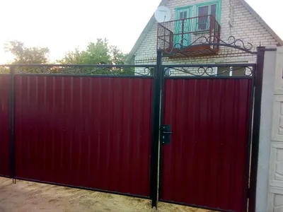 Ворота из профнастила с элементами ковки в Санкт-Петербурге, купить кованые  ворота из профлиста - Good Zabor