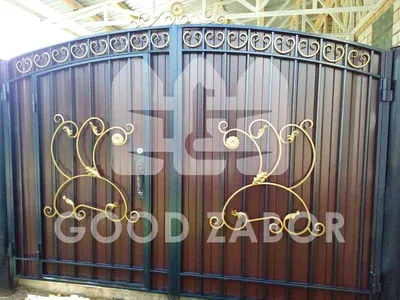 Деревянные ворота с ковкой КВ-050: купить в Москве, фото, цены