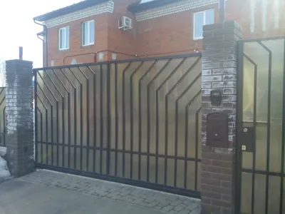Кованые ворота с калиткой из поликарбоната ВК-12 купить в Москве по  выгодной цене