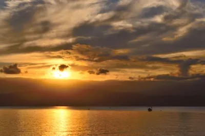 Картина на холсте \"Восход солнца, море, атмосферный\" 120x90 см. с  алюминиевым подвесом, в тубусе - купить по низкой цене в интернет-магазине  OZON (493961107)