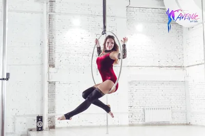 Stretch-balance, Aerialhoop в Кропивницком - Воздушное кольцо – это  прекрасный баланс гибкости и силы. Воздушная гимнастика на кольце – это  красивые и грациозные позы, переходы, элементы воздушного танца и  акробатики. Воздушное кольцо (