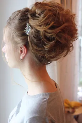 bun, bridesmaid hair updo simple up dos, красивые причёски 2019 пучок,  updo, вечерние прически, вечерние прически воздушные, Свадебная прическа и  макияж Москва