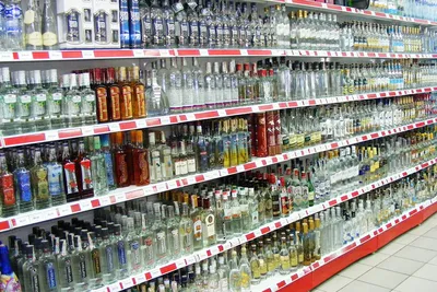 Эксперт оценил инициативу о запрете продажи алкоголя на кассах | Новости |  ОТР - Общественное Телевидение России