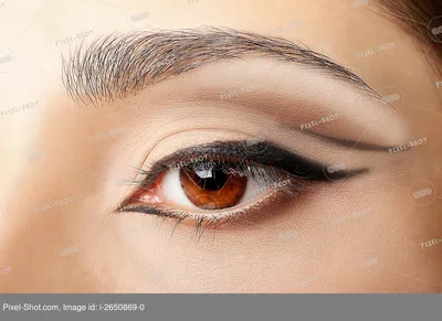 Красивый макияж глаз для самостоятельного выполнения: пошаговая инструкция