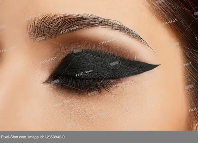 Красивый макияж глаз. Цветок пиона Photos | Adobe Stock