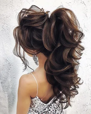 Высокий хвост 🤤 . . . . . . . . . . .  #свадебныйстилист#weddingstyles#hairandmakeup#bridalhair#bridalmakeup#look#…  | Идеи причесок, Модные прически, Идеи для волос