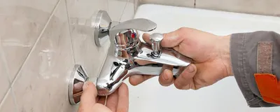 Как установить раковину в ванной, на какой высоте вешать и как крепить к  стене – советы по самостоятельному ремонту от Леруа Мерлен