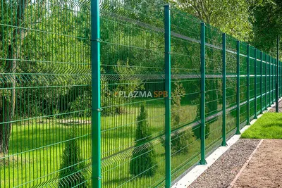 Забор из сетки Гиттер и калитка с замком для ограждения площадки для выгула  собак в Петергоф — Плазма СПб