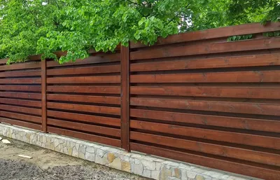 Деревянный забор своими руками, рекомендации по установке и уходу