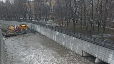 Загрязнение воды, воздуха и земли в России замедляет рост экономики -  Ведомости