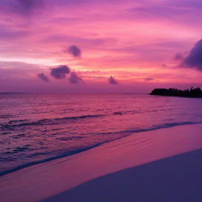 Красивый Закат Над Морем В Облачный День На Мальдивах. Фотография,  картинки, изображения и сток-фотография без роялти. Image 49219804