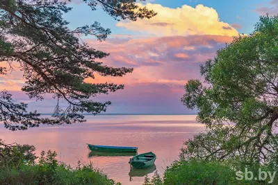 Фотофакт: закаты на озере Нарочь