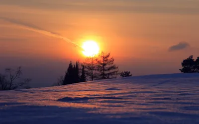 Зимой в пригородах закат солнца Стоковое Изображение - изображение  насчитывающей час, красно: 161983571