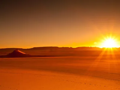 Закат в пустыне - красивое фото на рабочий стол