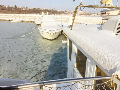 В Болгарии впервые за 60 лет замерзло Черное море