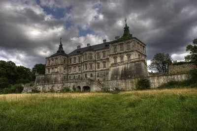 Карта усіх кам'яних замків і фортець України (зведених до 1800р.)