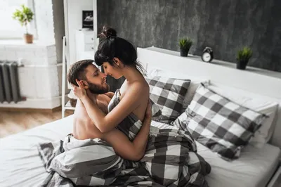 Самое популярное место – кровать: топ интересных фактов о занятиях любовью