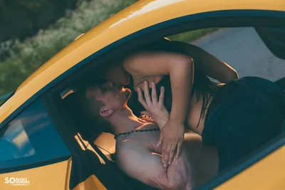 Секс в машине: позы для занятия любовью в авто | Советы как заниматься  сексом удобно | Durex