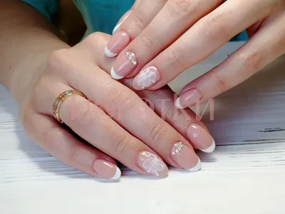 Flower Nail Studio - Мы готовы вас принять в нашей студии Flowers🌸 Запись  на осенний маникюр и педикюр по номеру 97 7192010 Мастер: Румия💅🏻 ⏳График  работы: 10:00 до 21:00 📍Адрес: Ц1 ул.Шахрисабз