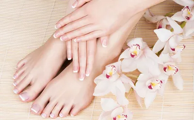 Пальцы ноги людей, здоровые ногти пальца ноги Стоковое Фото - изображение  насчитывающей женщина, перст: 145679114