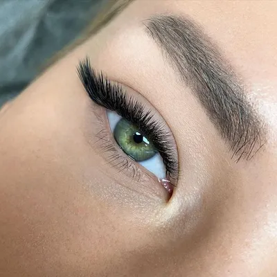 Colored Lash Extensions: What They Are + Style Inspiration