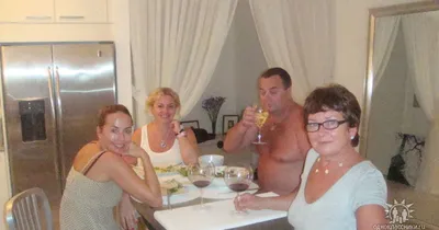 Улыбчива и счастлива: в сети появилось старое фото Жанны Фриске с друзьями  и Дмитрием Шепелявым (фото)