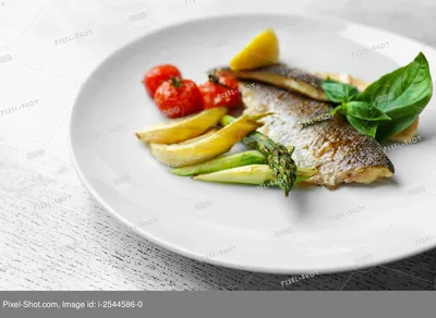 Жареная рыба в яичном кляре: как приготовить сочную и нежирную рыбу – рецепт  | FoodOboz