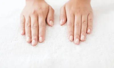 Белые пятна на ногтях у взрослых
