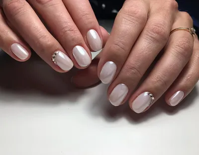 Маникюр 2019 дизайн ногтей жемчужная втирка полоски | Nails, Beauty