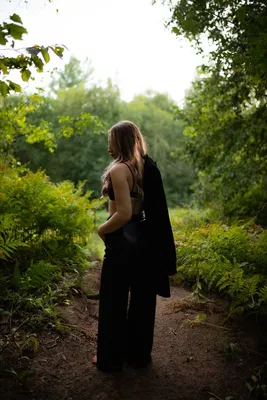 Купить цифровую версию картины: Анри Руссо - Женщина, гуляющая в  экзотическом лесу, Филадельфия | Артхив